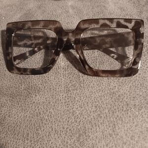 Square Tortoiseshell Readers 1.50
